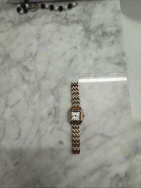 Classic Gold-Tone Women's Link Watch with White Dial